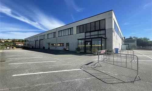 Capannone Commerciale in vendita a Corinaldo