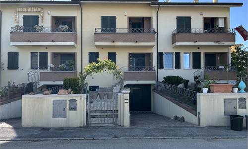 Casa a Schiera con Giardino, Balconi, Taverna e Box