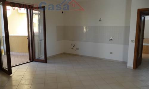 trilocale mai abitato con balconi e garage
