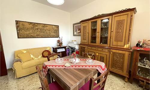 Appartamento con Box, Corte, Cantina e Locale deposito