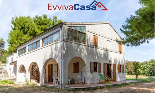 Villa indipendente vista mare con giardino