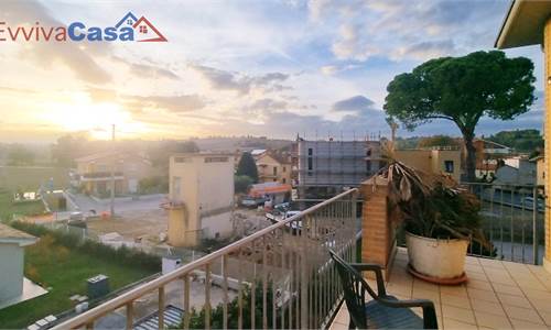 Ostra: Ultimo Piano, Vista Panoramica, Box Auto