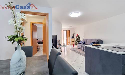 Trilocale ready-to-live con corte privata e posti auto 