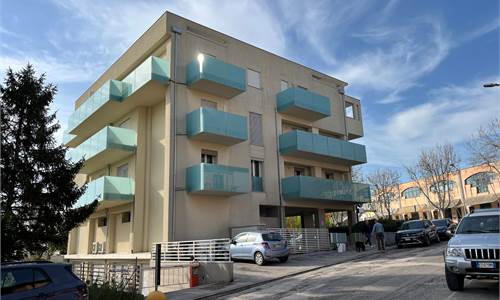 nuovissimo 3 camere doppi servizi e terrazzi